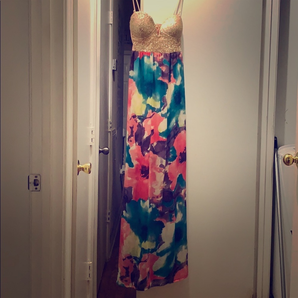Brand new flower pattern maxi dress. Gold